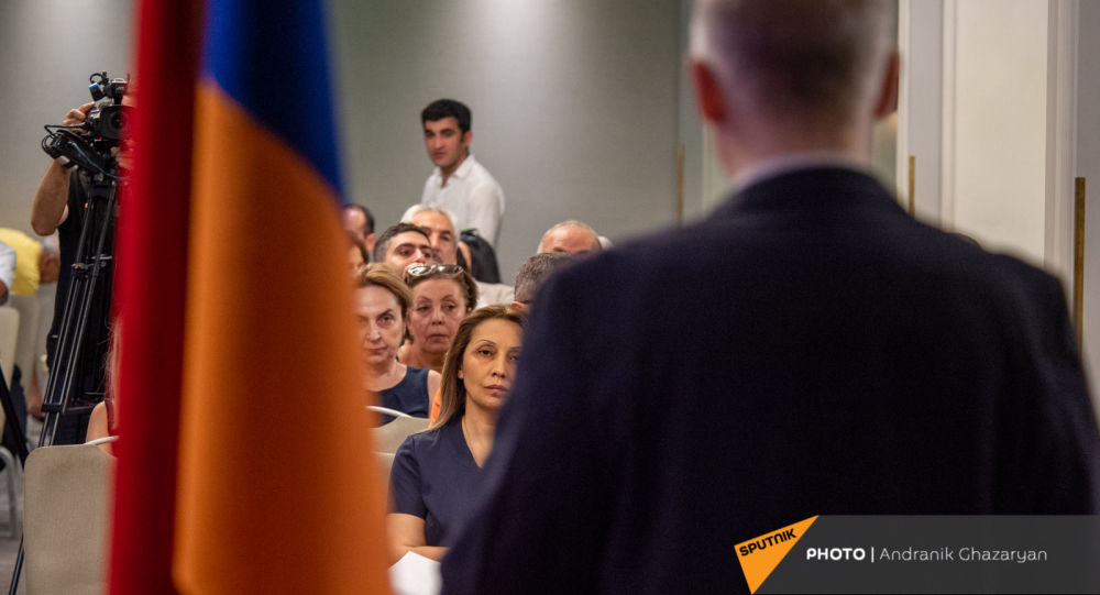 Sputnik Armenia | ՀԱԿ–ը պատասխանում է Քոչարյանին ու հարցնում